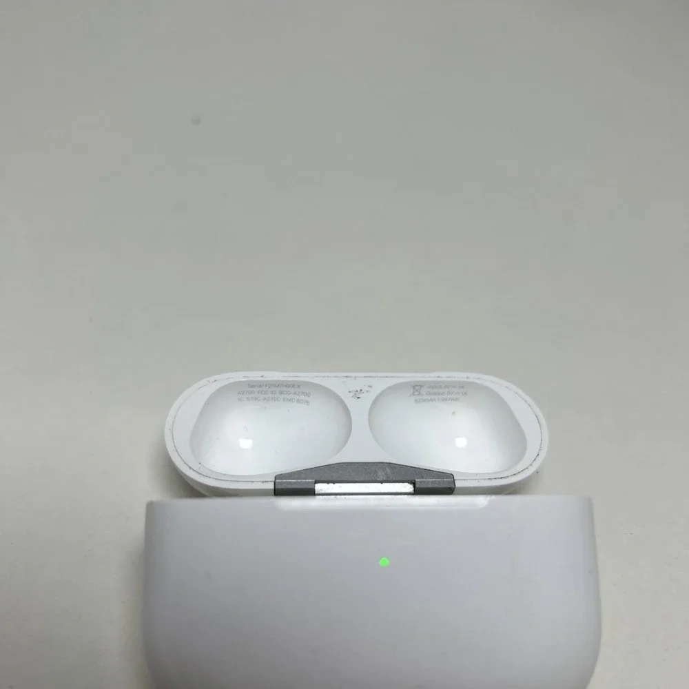 Apple AirPods Pro 2nd Gen - MagSafe Lightning Charging Case A2700 - Very Good